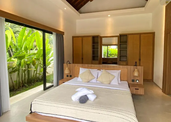 Villa Nata Raka - Modern Tropical Private Pool In