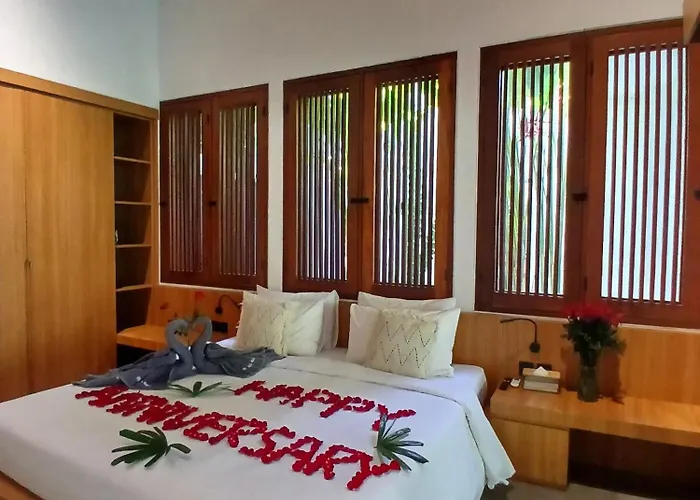 Villa Nata Raka - Modern Tropical Private Pool In